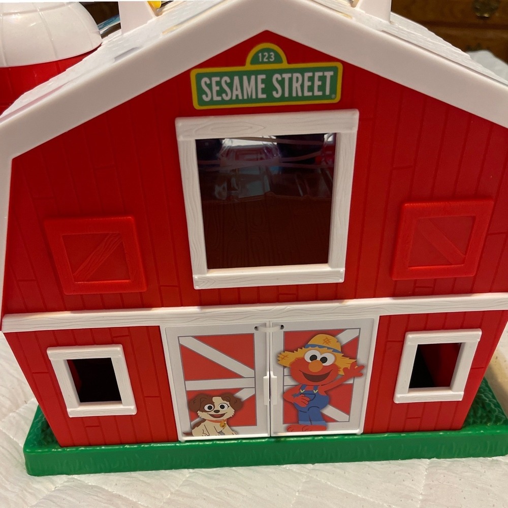 Sesame Street Farm Play Set Kids Red Plastic Barn Elmo Cookie Monster New - Picture 3 of 8